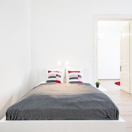 Bright & Large Apartment At Top Location Budapest Exteriör bild