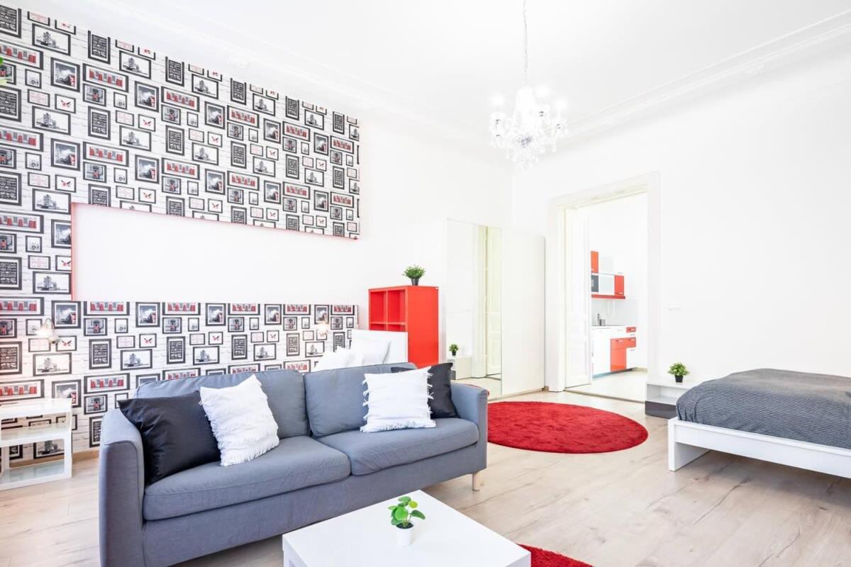 Bright & Large Apartment At Top Location Budapest Exteriör bild