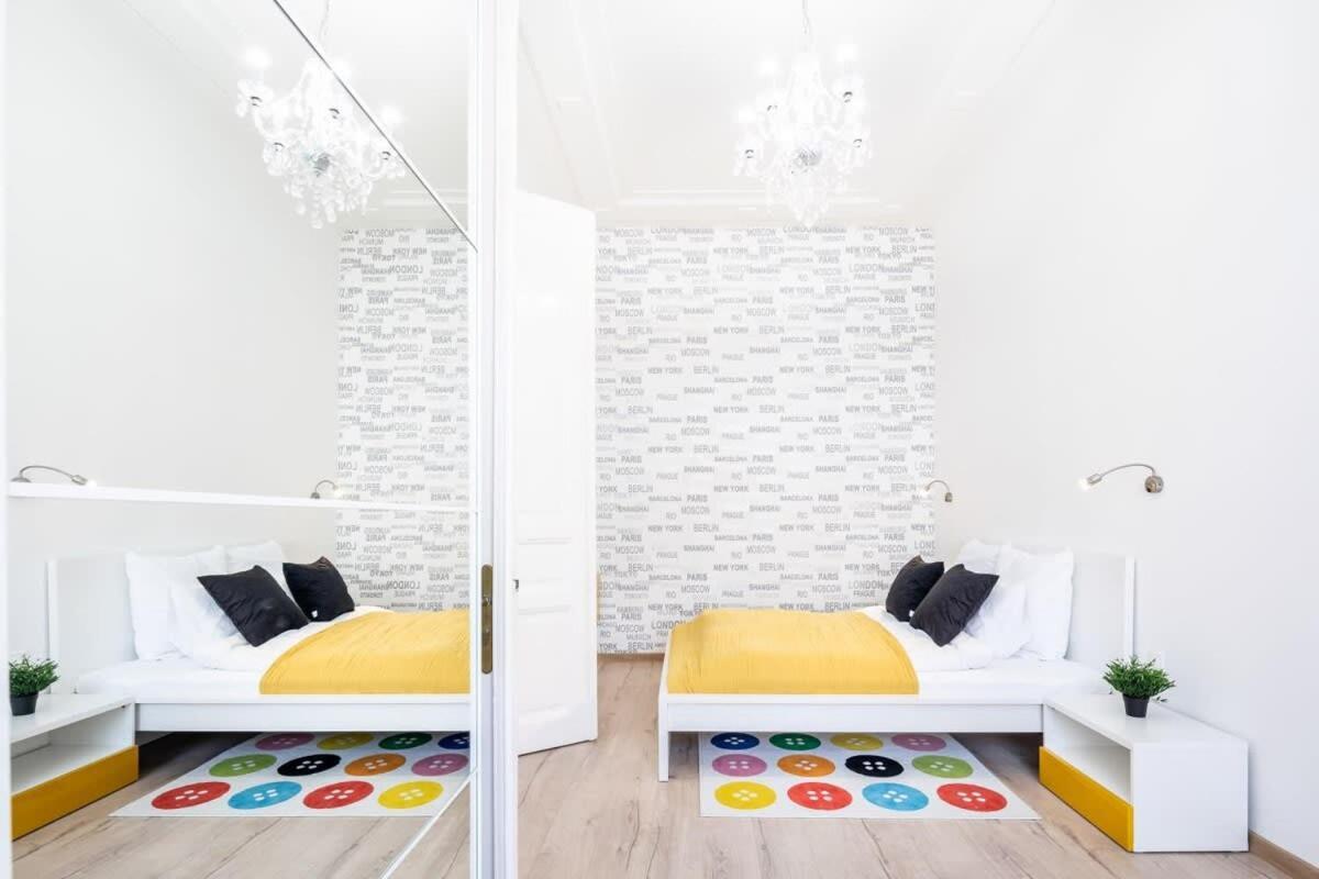 Bright & Large Apartment At Top Location Budapest Exteriör bild