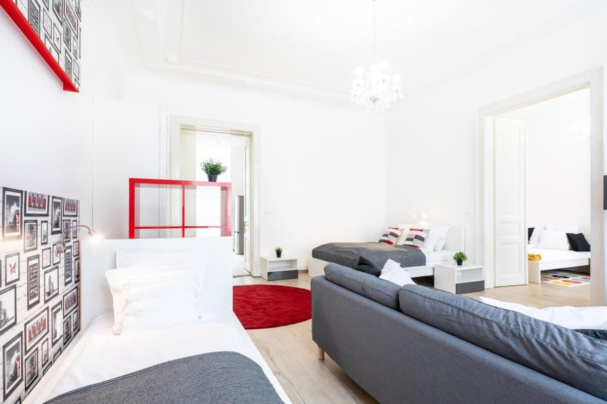 Bright & Large Apartment At Top Location Budapest Exteriör bild