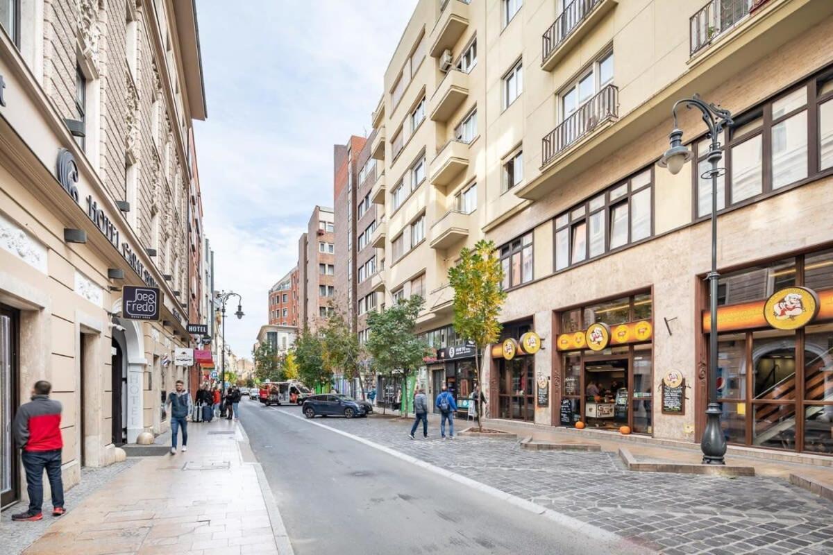Bright & Large Apartment At Top Location Budapest Exteriör bild